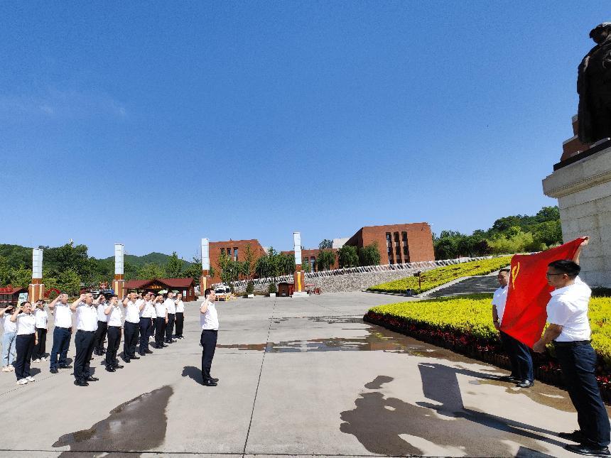 /ueditor/image/20240627/1719477110345413/2e274f12a0b4daf830f558c67158a245.jpg 实业集团:开展“追忆红色故事,传承红色基因”主题党日活动.jpg